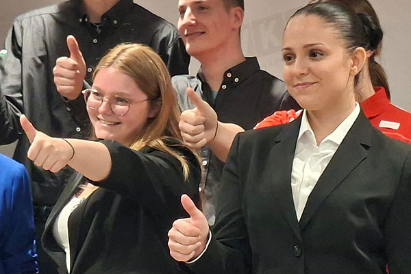Die beiden erfolgreichen Teilnehmerinnen der BS H@A.
