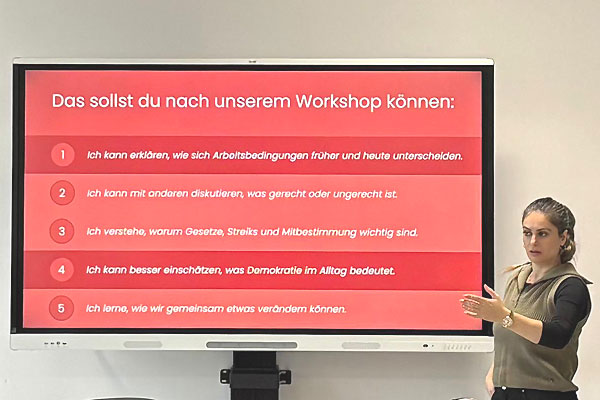 Mit einem Spiel Themen aus Politik, Geschichte und Volkswirtschaft auf interaktive Weise lernen.