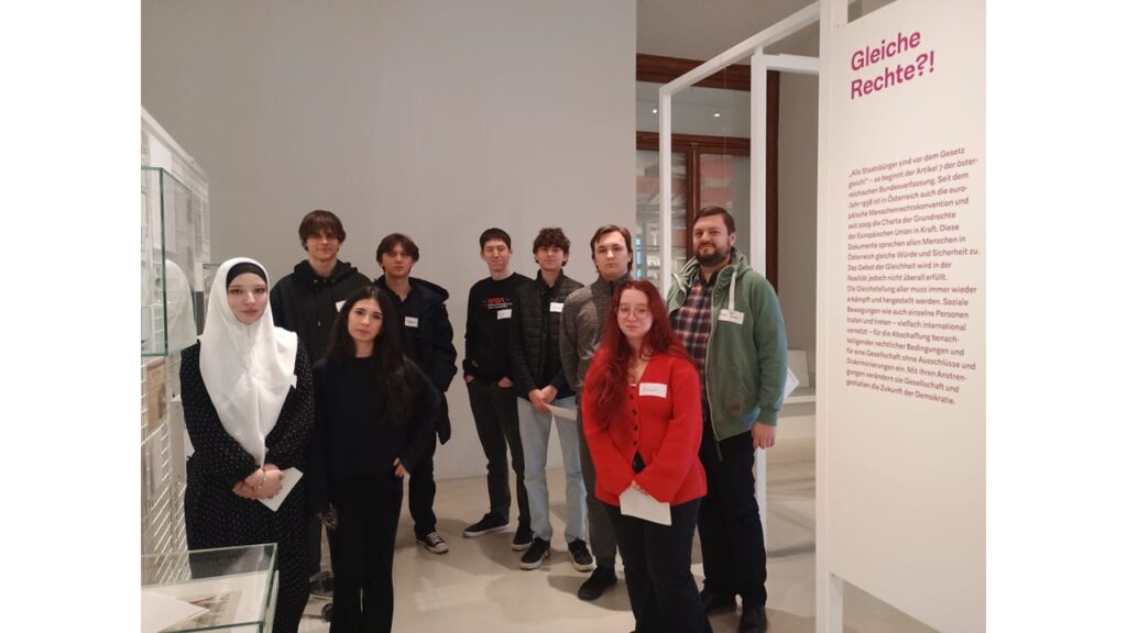 Die Klasse beim Besuch des Museums.