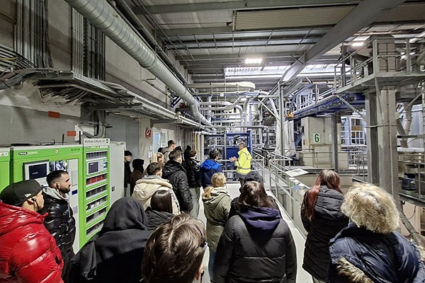 In der Pet-to-Pet Fabrikhalle.