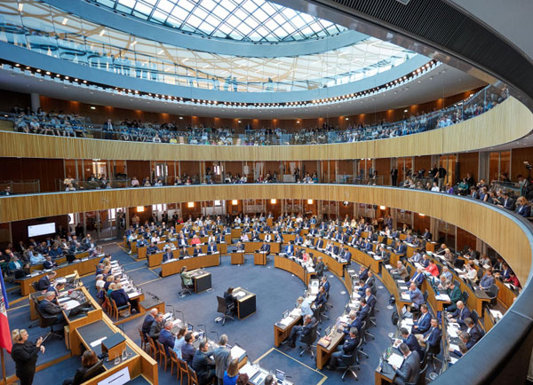 Diskutiert wird über das Budget am zweiten Sitzungstag im Nationalrat. © Parlamentsdirektion/Thomas Topf