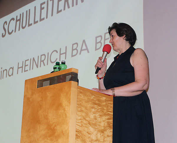 Die Schulleiterin